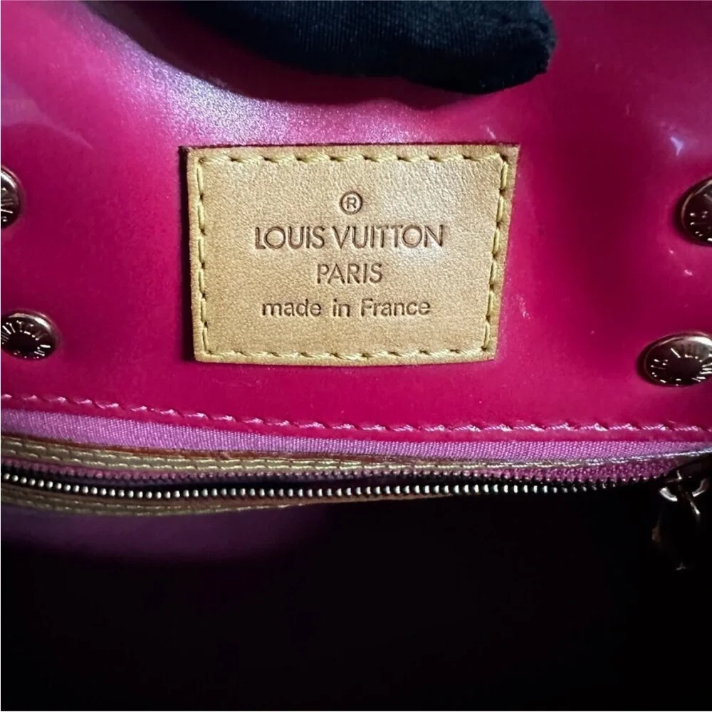 Authentic Louis Vuitton Cerise Monogram Vernis
Reade PM Tote - Picture 7 of 13
